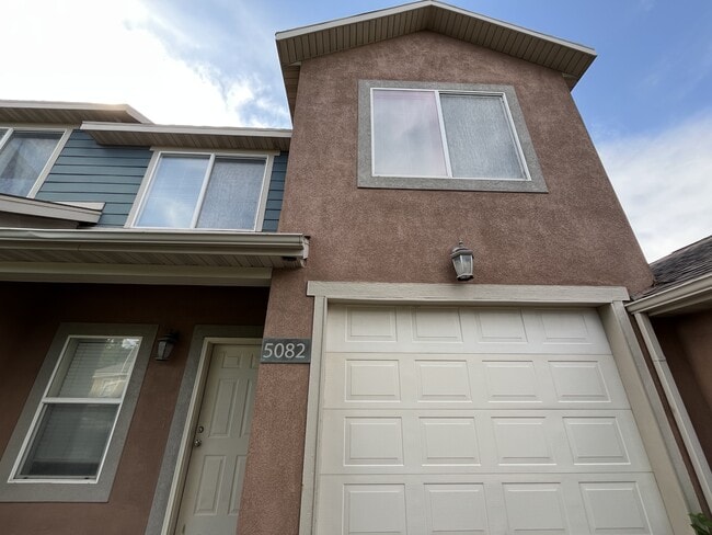 Building Photo - 5082 W Wind Rock Ln