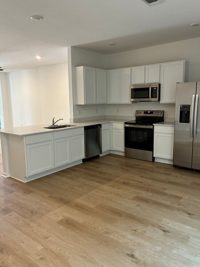Building Photo - 1406 Manor Ct
