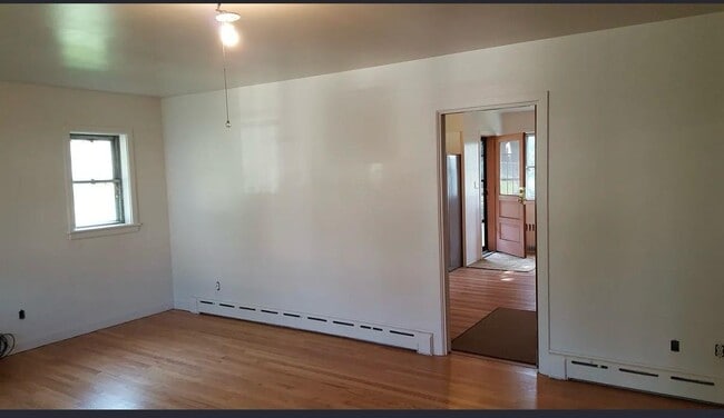 Building Photo - 731 S 27th St