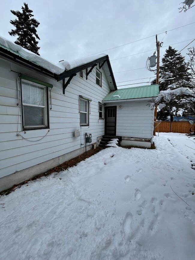 Building Photo - 376 W Washington St