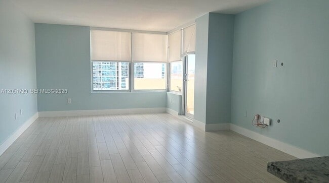 Building Photo - 2899 Collins Ave