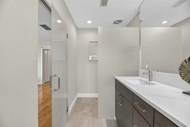 Building Photo - 160 Marina Del Rey Ct