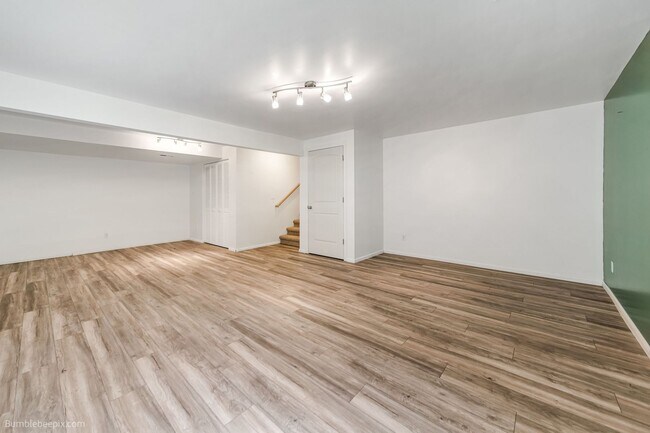 Building Photo - For Rent: Beautiful 3 Bed, 3 Bath Home in Desirable Eagle Ridge
