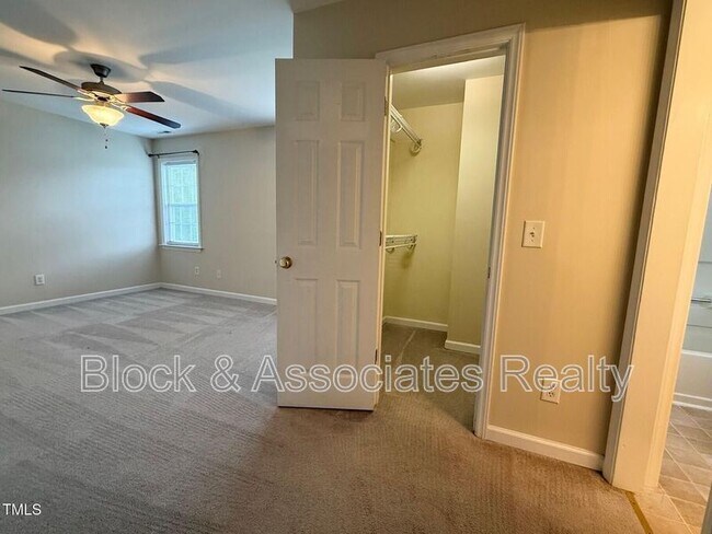 Building Photo - 404 Springside Dr