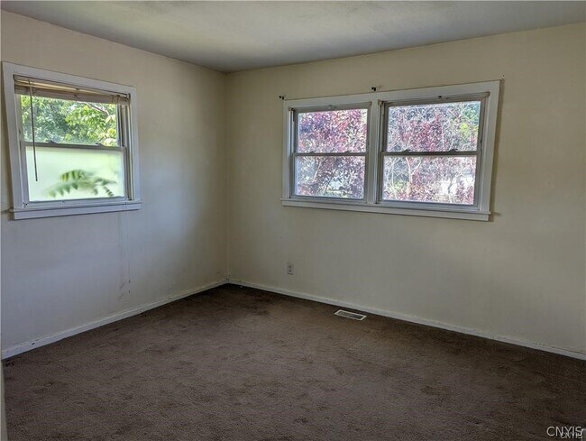 Building Photo - 5854 Reis Dr