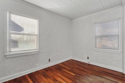 Building Photo - Kern Place- 4 bedrooms, 3 baths and Refrigerated AC.