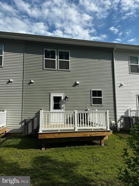 Building Photo - 51 Four Leaf Dr