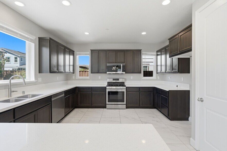 Building Photo - 453 Diamond Peak Ln