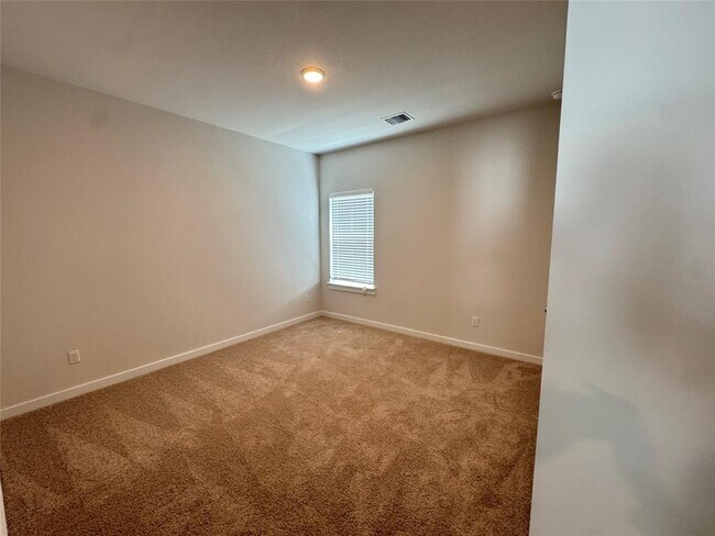 Building Photo - 112 Corn Ln