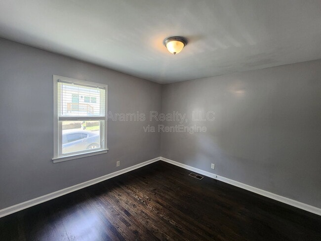 Building Photo - 120 Burbank Dr NW