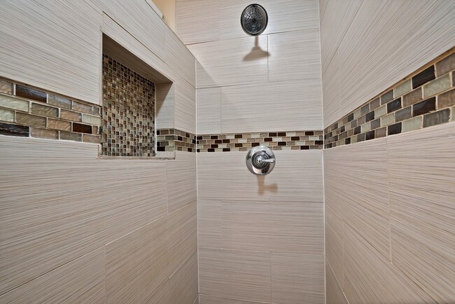 Building Photo - 1611 Celeste Ct