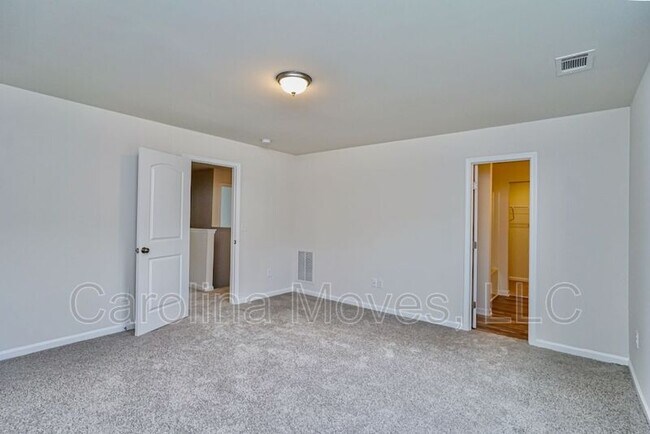 Building Photo - 321 Long Grove Ln