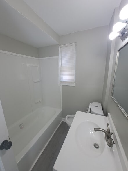 Building Photo - 326 Church Ave