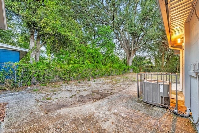 Building Photo - 1221 Elinore Dr