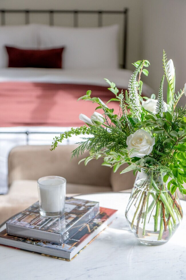 Building Photo - 113 S Henry St