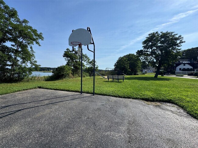 Building Photo - 119 Whittier Dr