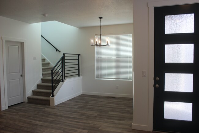 Building Photo - 175 E Lamotte Peak Ln