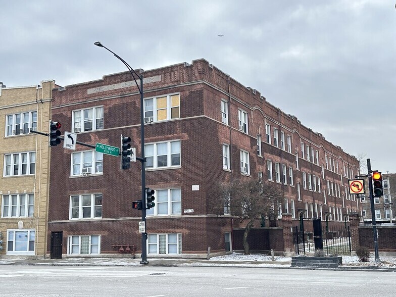 Primary Photo - 5672 N Ridge Ave