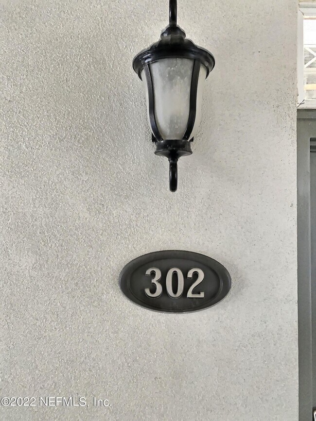 Building Photo - 2064 Herschel St