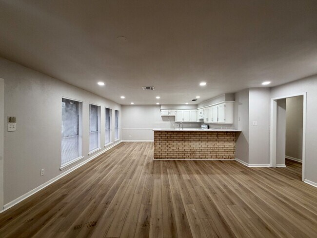 Building Photo - 200 N 23rd St