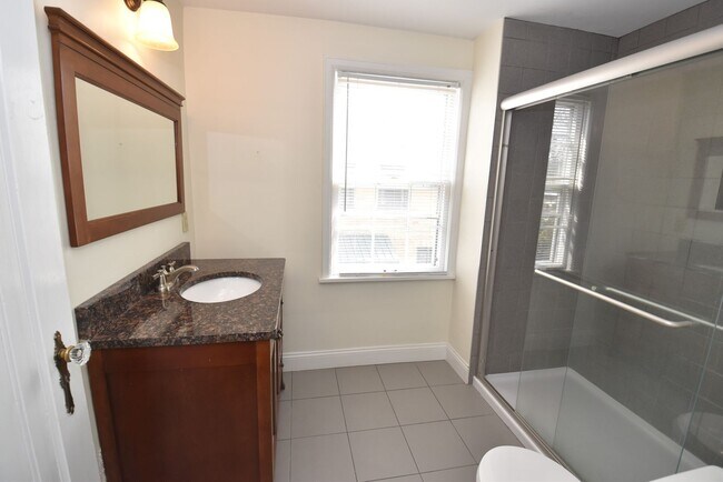 Building Photo - Adorable 3 Bedroom on McKinley Ave. South ...