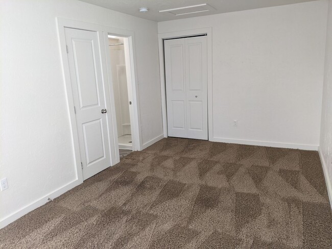 Building Photo - Nice Studio Apartment In Springfield!