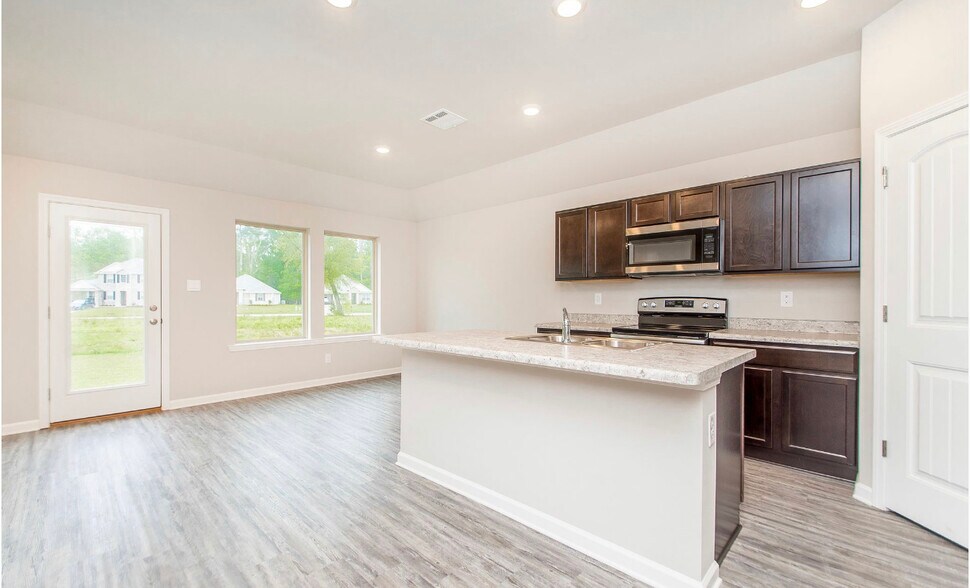 Building Photo - 18176 Fox Hollow Loop
