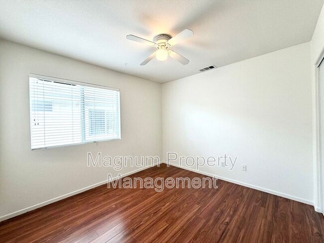 Building Photo - 23664 Groveland Pl