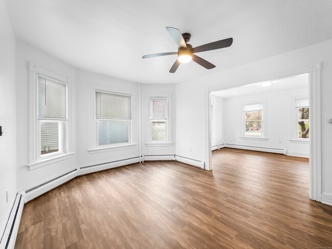 Building Photo - 634 High St