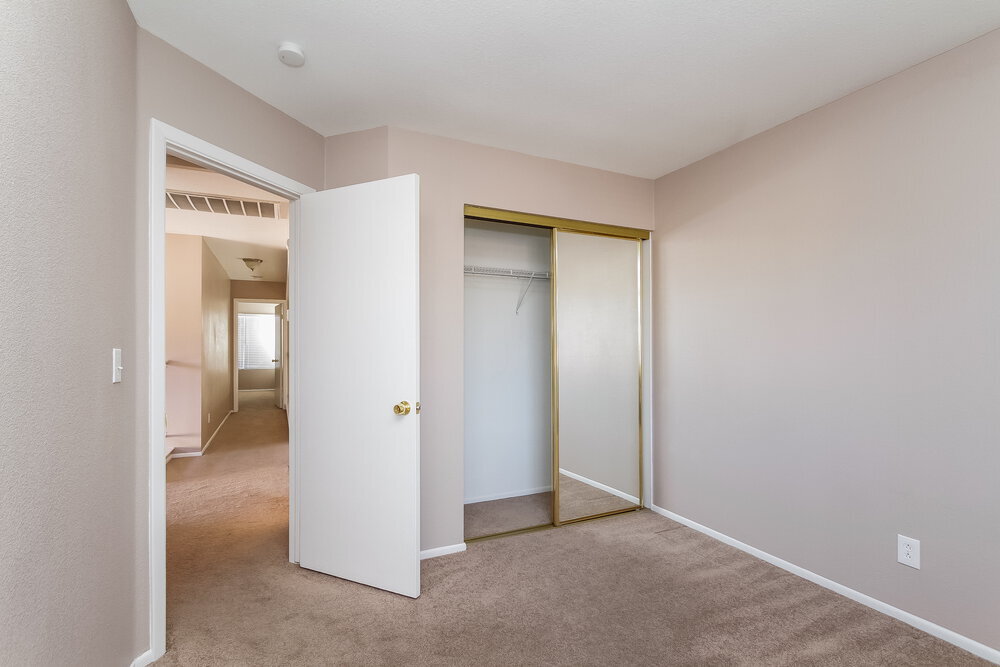 Building Photo - 60 Fantasia Ln