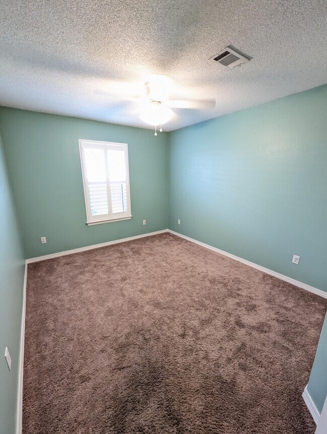 Building Photo - 9475 Pine Lily Ct