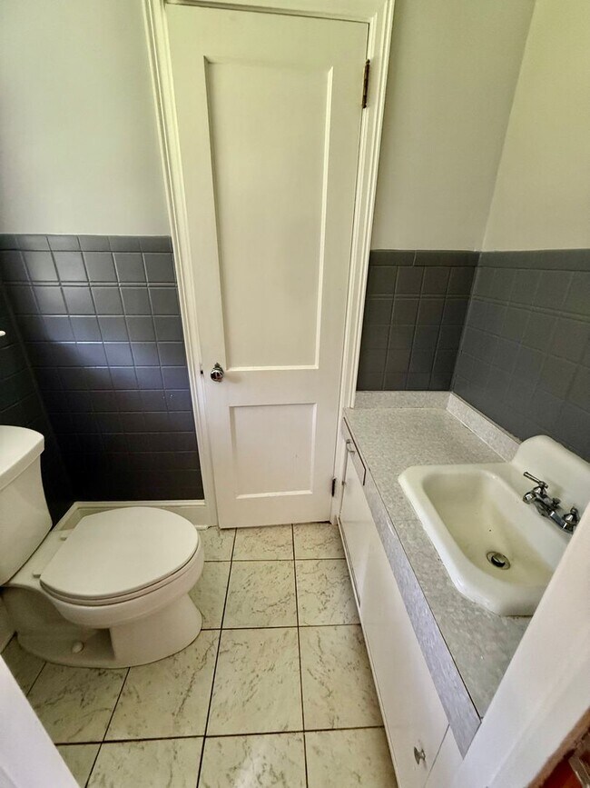 Building Photo - Four bedroom, 1.5 bath house in Graham -De...