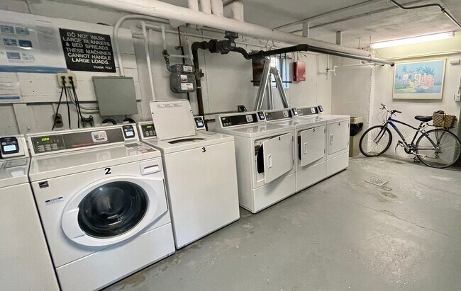 Building Photo - 110 Evans Rd