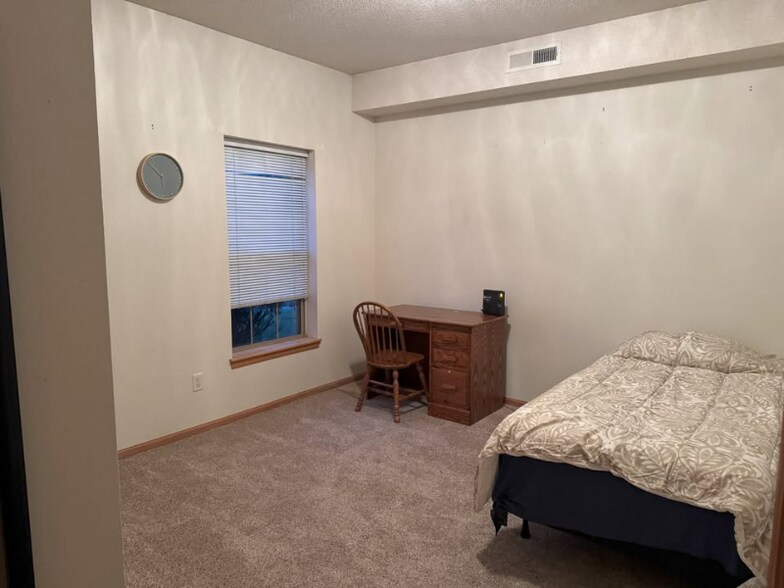 Building Photo - 2888 Coral Ct