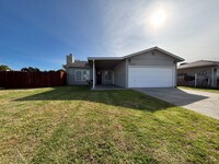 Building Photo - Beautifully Renovated 4-Bedroom Home on a ...