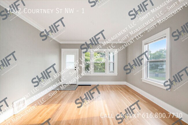 Building Photo - 1042 Courtney St NW