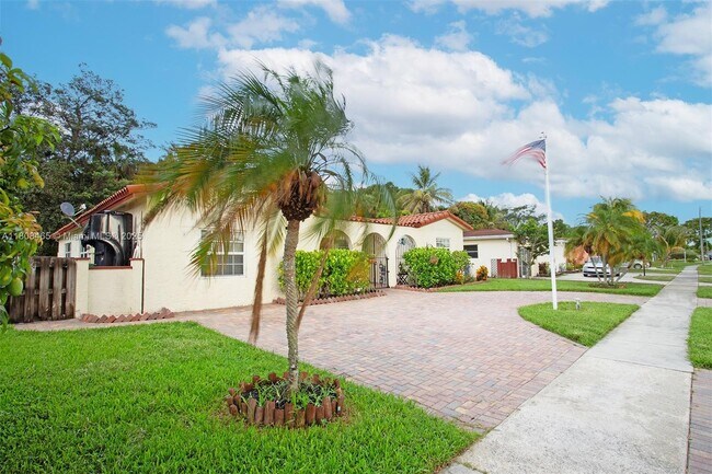 Building Photo - 781 SW 49th Terrace