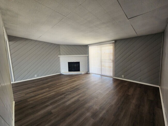Building Photo - 3 bedroom 1.5 bath home!!!