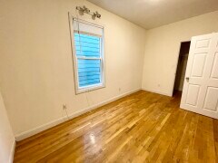 Building Photo - 733 Parker St