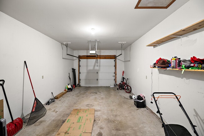 Building Photo - 315 N School St