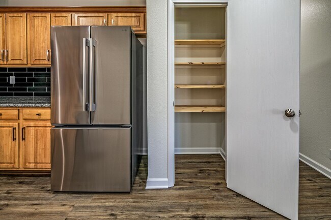 Building Photo - Stylish Belton Townhome | 3 Beds, 2 Baths,...