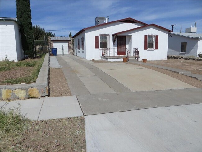 Primary Photo - 3325 Monroe Ave
