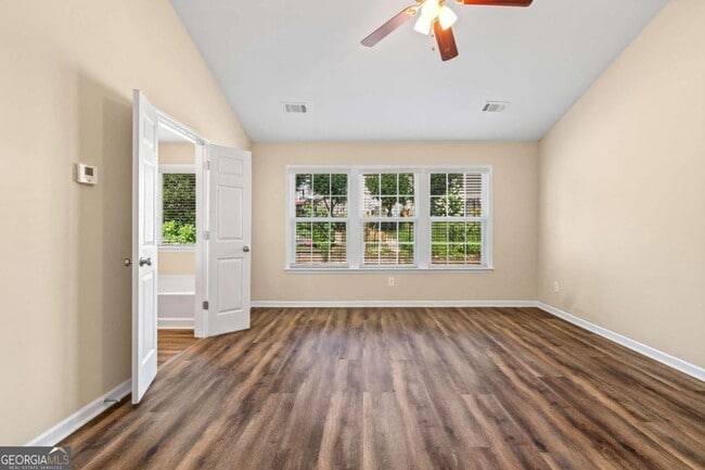Building Photo - 3323 Castleberry Village Cir