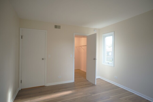 Building Photo - 1205 Pleasant Run Dr