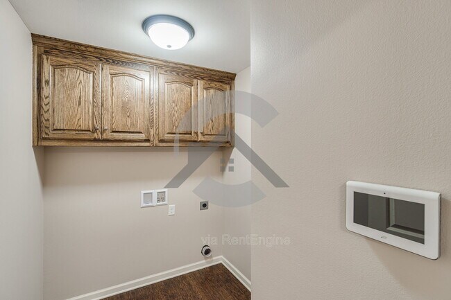 Building Photo - 2405 Canterbury Ln