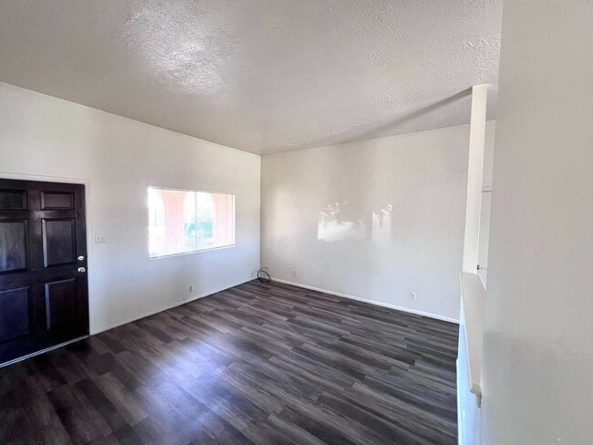 Building Photo - Near Academy Hills Park, Great NE Location...