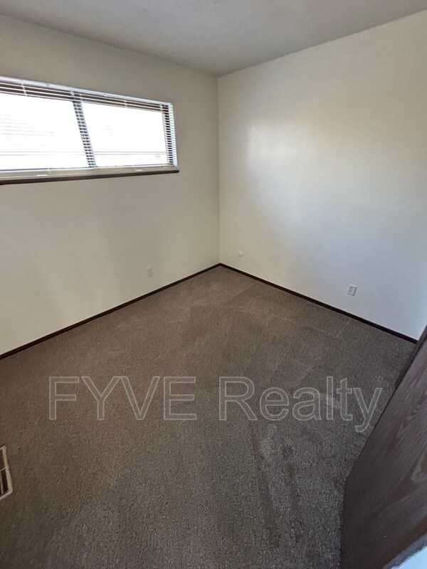 Building Photo - 5590 Barton Rd