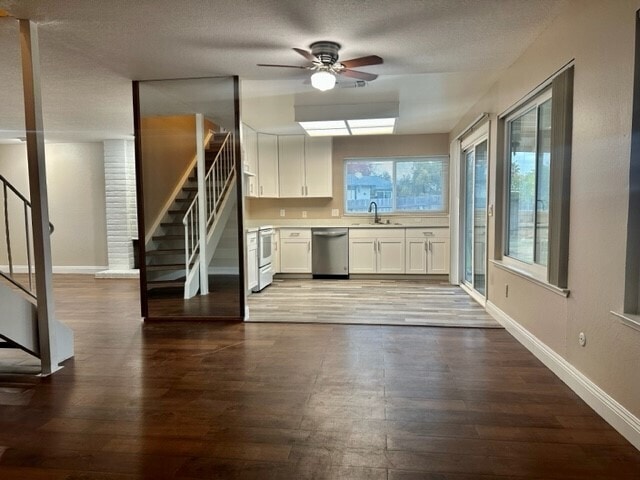 Building Photo - Beautifully Updated 4-Bedroom Home