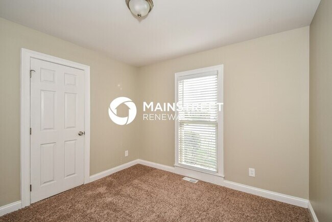 Building Photo - 3 Bedroom Pet-Friendly Home in Louisville,...