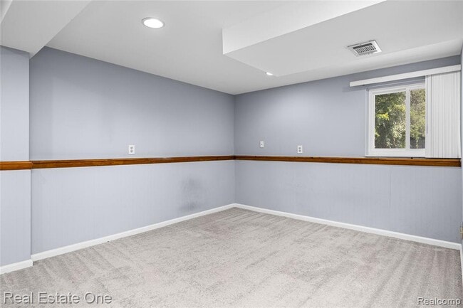 Building Photo - 348 Decca Dr